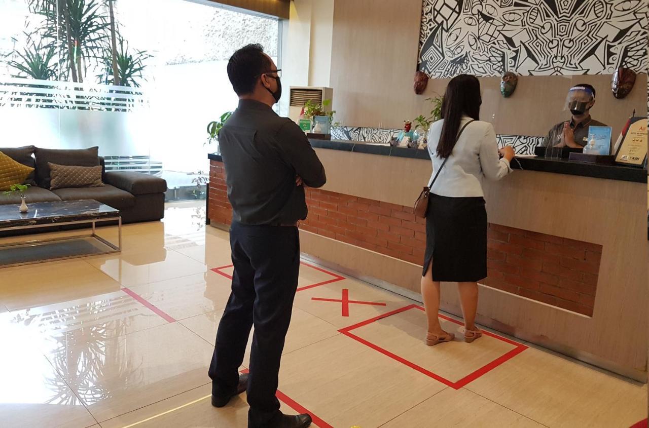Hotel 88 Itc Fatmawati Jakarta By Wh Exterior photo