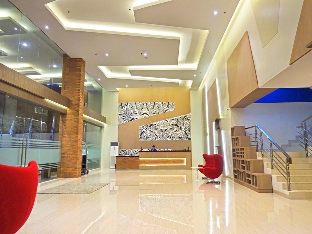 Hotel 88 Itc Fatmawati Jakarta By Wh Exterior photo