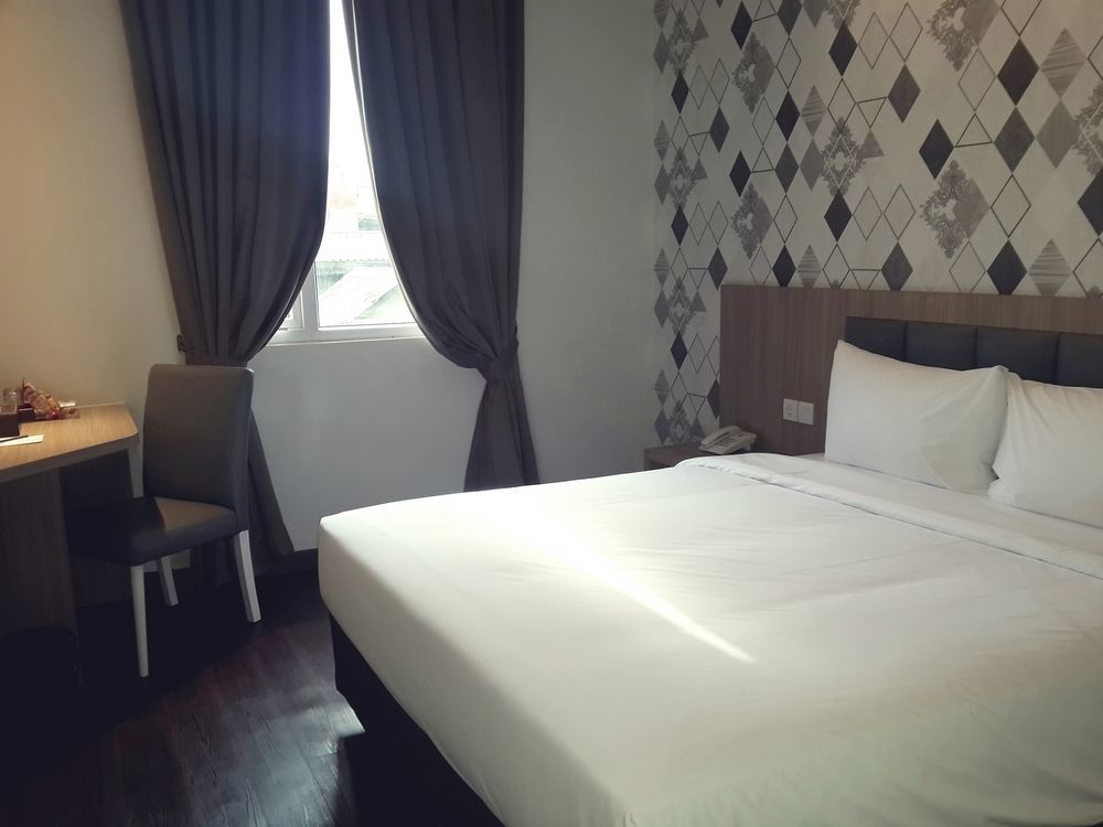 Hotel 88 Itc Fatmawati Jakarta By Wh Exterior photo
