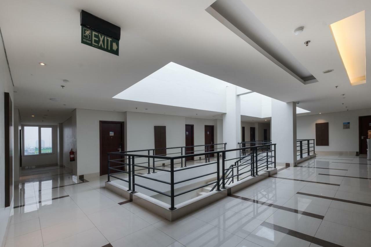 Hotel 88 Itc Fatmawati Jakarta By Wh Exterior photo