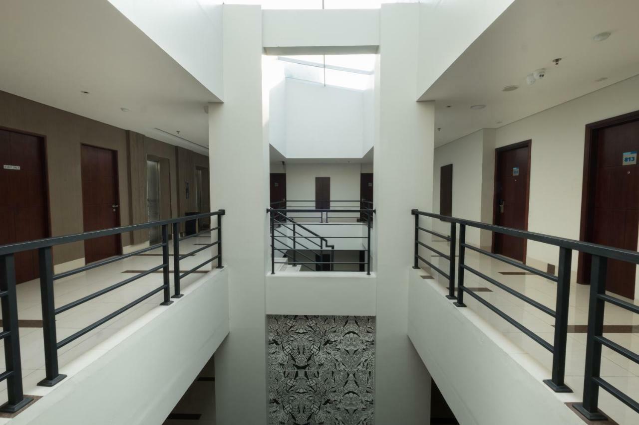 Hotel 88 Itc Fatmawati Jakarta By Wh Exterior photo