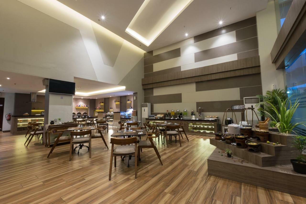 Hotel 88 Itc Fatmawati Jakarta By Wh Exterior photo